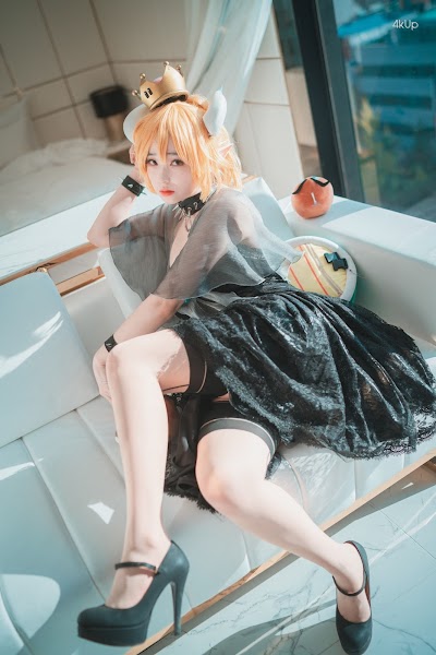 DJAWA Photo – Bambi (밤비) – Halloween with Bowsette (Super Mario Bros.)