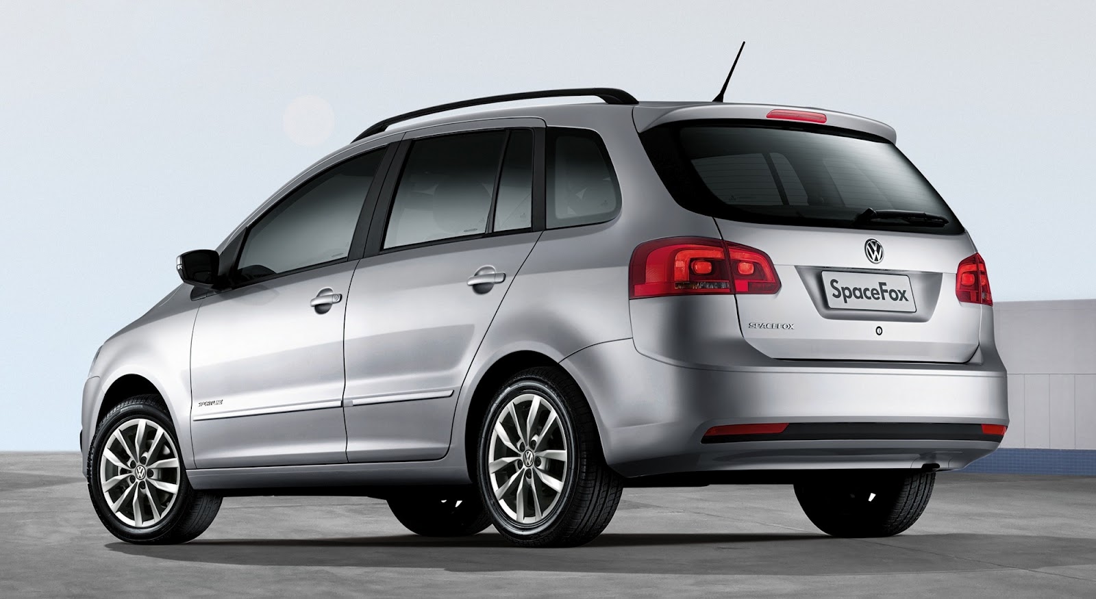 [vw_foto02_SpaceFoxSportline3-4TraseiraPrata_fusao_01-10-12%255B2%255D.jpg]