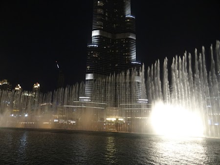 Spectacol lumini si fantana Dubai Mall