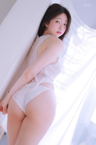 Yeon Woo (연우) See Through