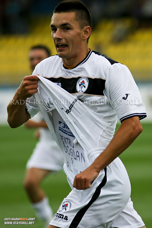 Ovidiu Hoban se bucură pentru înscrierea golului 2 în meciul dintre Gaz Metan Mediaș și KuPS Kuopio (Finlanda) din cadrul turului 2 preliminar al UEFA Europa League, disputat în data de 21 iulie 2011
