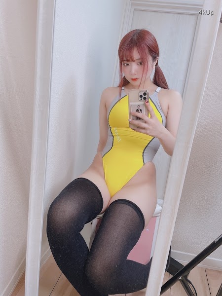 [Fantia] Tomiko (とみこ) 黄色い競泳水着 とニーソ