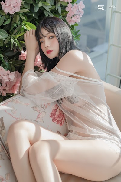 SAINT Photolife – Yuna & BLOOM Vol.01