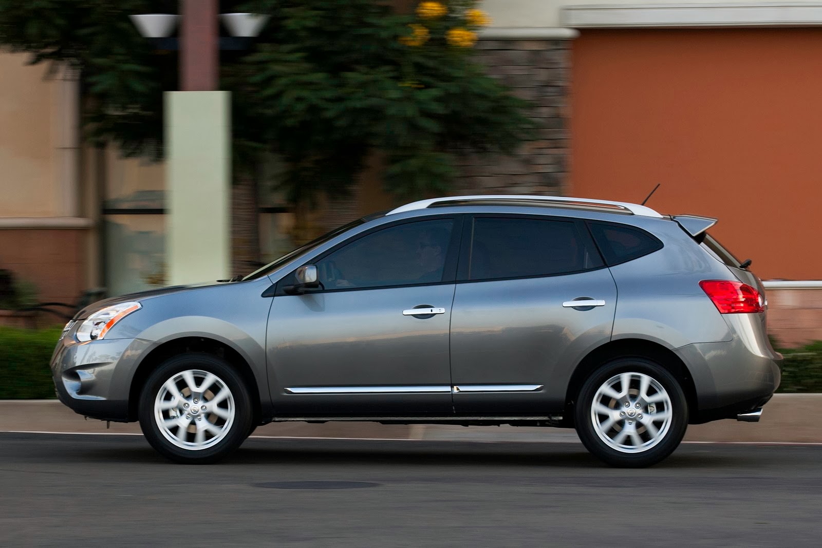 [2013-Nissan-Rogue-6%255B3%255D.jpg]