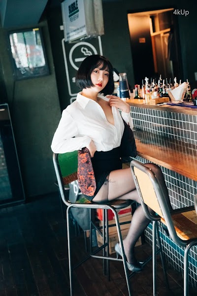 [Loozy] Son Ye-Eun (손예은) Tainted Love Bar