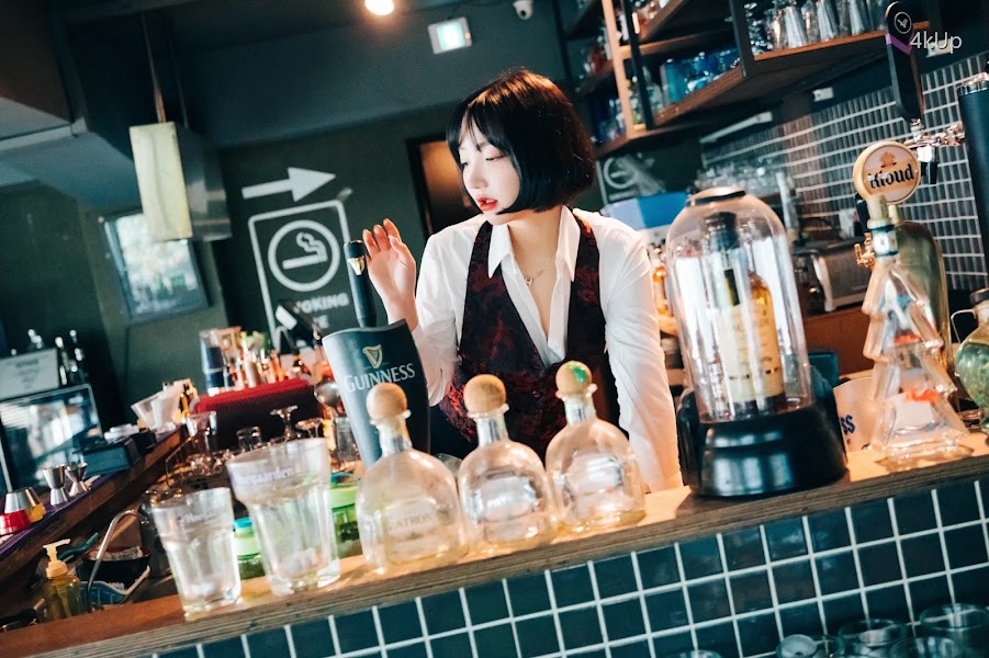 [Loozy] Son Ye-Eun (손예은) Tainted Love Bar
