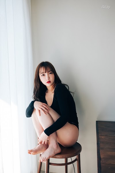 Loozy Maximum Vol.1 – Son Ye-Eun (손예은)