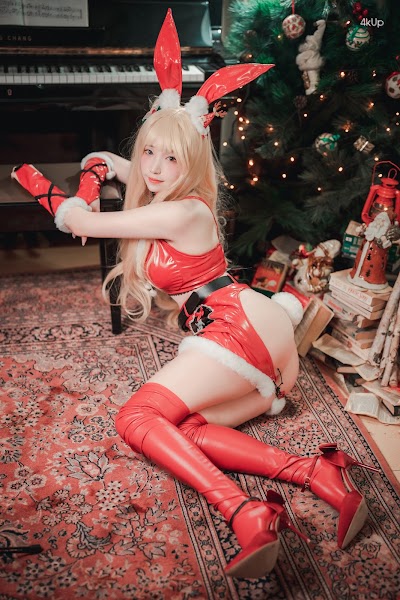 DJAWA Photo – Bambi (밤비) Christmas Special 2021