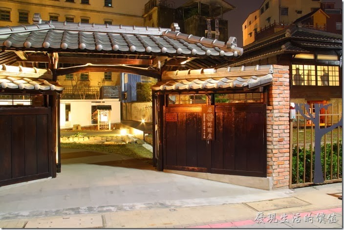 台南鶯料理夜間也開放，開放時間從早上10:00至晚上21:00。