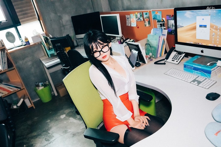 [Loozy] Zia (지아) – Office slave Part1