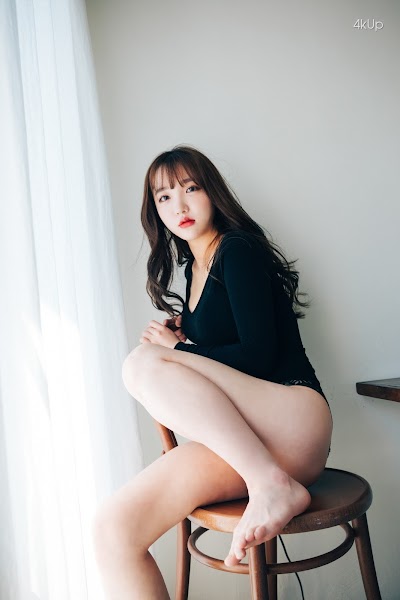 Loozy Maximum Vol.1 – Son Ye-Eun (손예은)