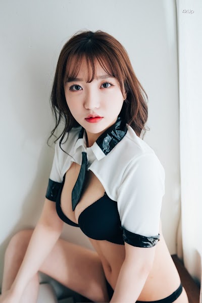 Loozy Maximum Vol.2 – Son Ye-Eun (손예은)