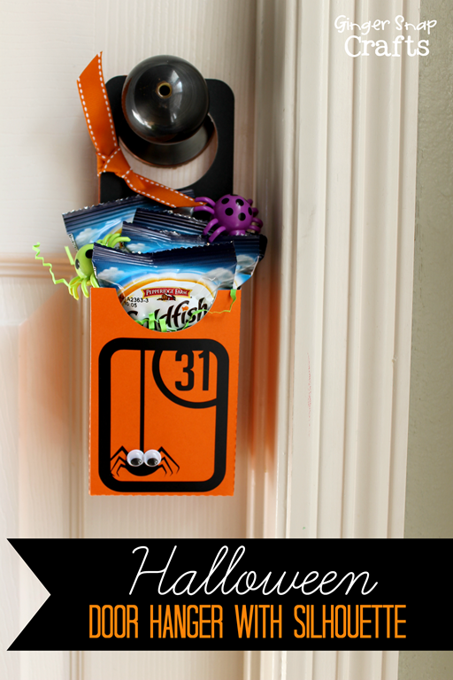 Halloween Door Hanger with Silhouette #spon #silhouetteteam #tutorial