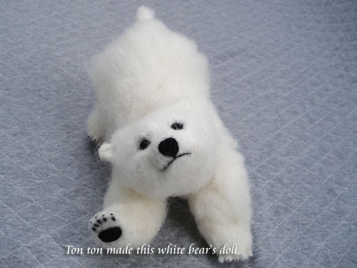 シロクマ＆白熊を羊毛フェルトで作りました。