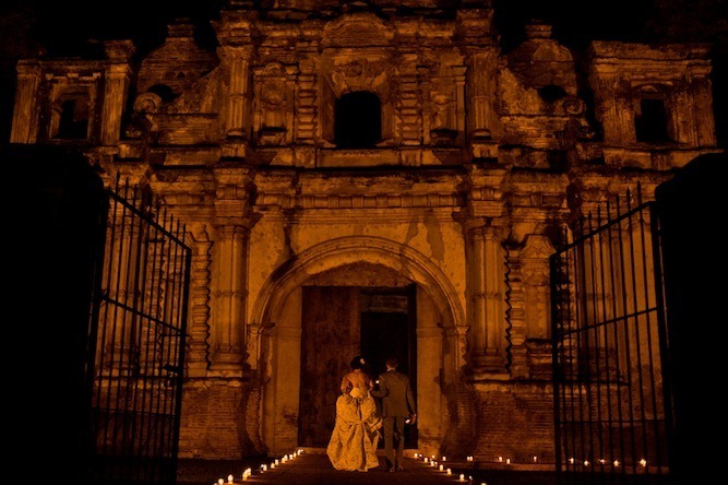 [Destination-Wedding-in-Guatemala-by-Davina-%252B-Daniel-Photography-06%255B5%255D.jpg]