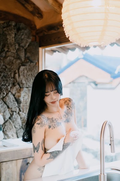 Jeon Bo-Yeon (전보연) Toilet Girl