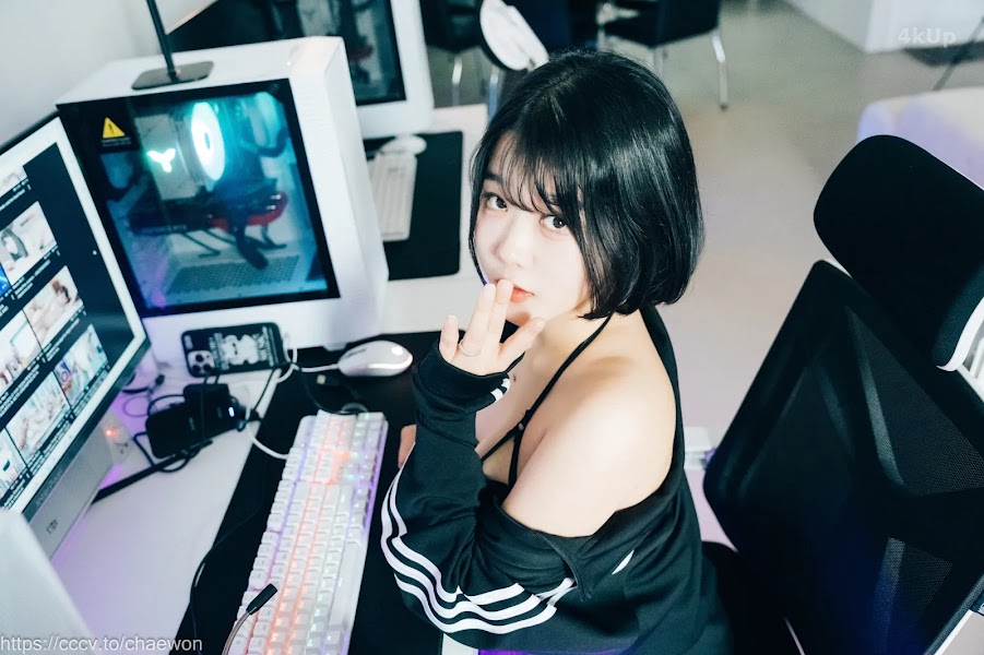 [Loozy] Zia (지아) PC Room With SP (Part A)