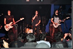 223940_513505345330412_571175544_n