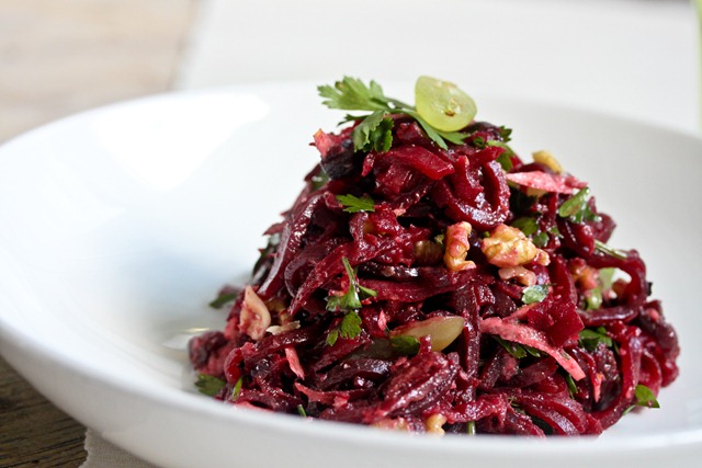 [Red%2520beet%2520Salad%2520with%2520wallnuts%2520and%2520grapes%2520%25281%2520von%25201%2529%255B6%255D.jpg]