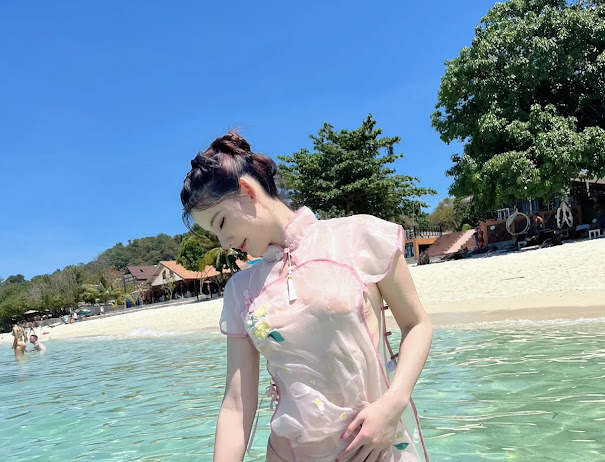 Jiu Shi A Zhu A (就是阿朱啊) 紫色纱裙&美人鱼&古风粉红佳人