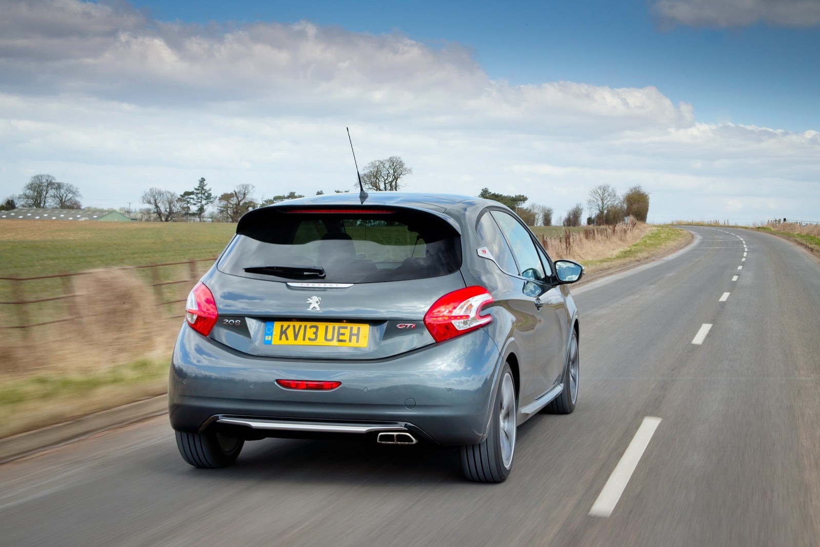 [Peugeot-208-GTi-5%255B2%255D.jpg]