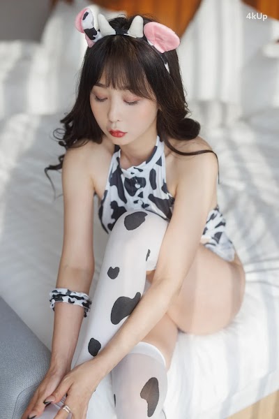 [SWEETBOX] Yeoni Milkcow Girl