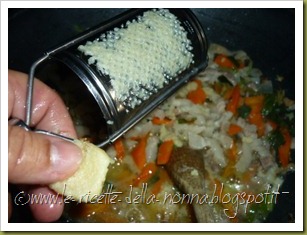Vermicelli di riso saltati con maiale, verdure, zenzero e peperoncino verde piccante (10)
