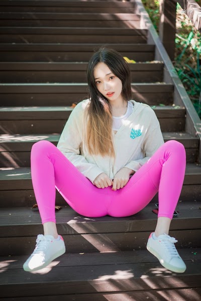 DJAWA Photo – Bambi (밤비) Loose and Tight Violet