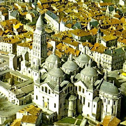 10 - Fachada de Saint Front de Perigueux