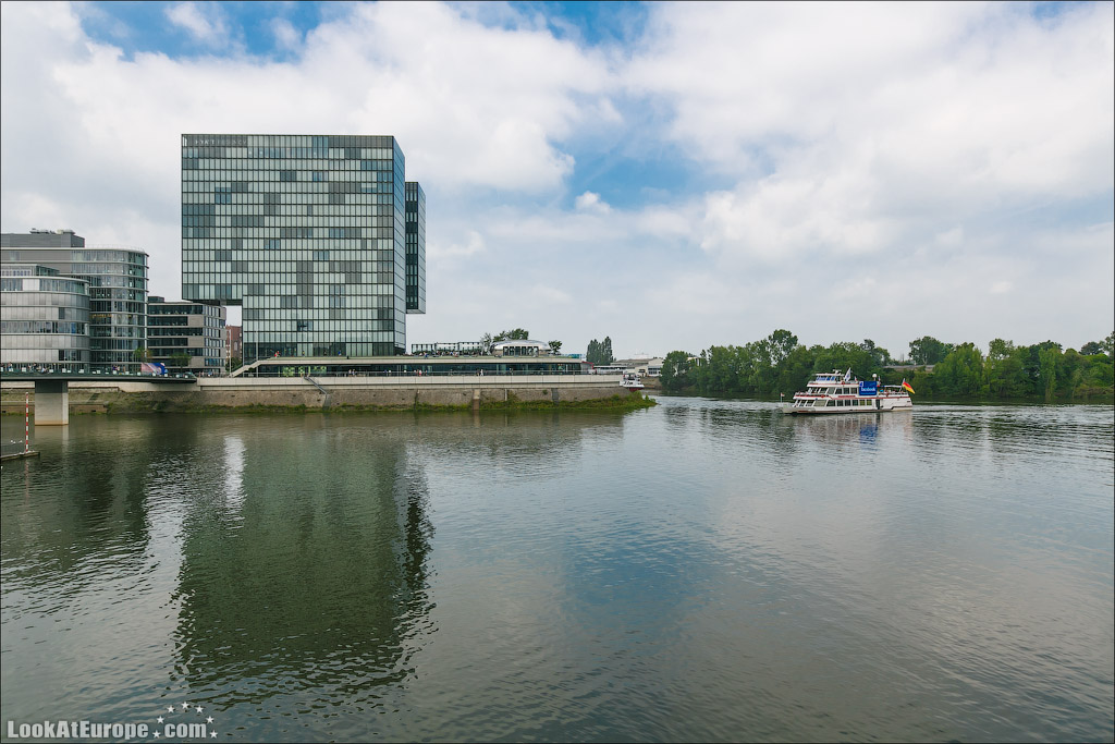 LookAteurope.com: Евротур. Архитектурный зоопарк Дюссельдорфа