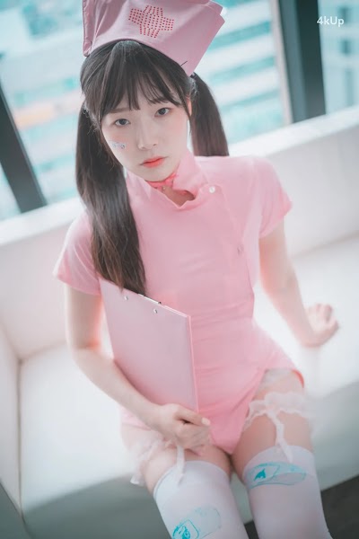 DJAWA Photo – Pia (피아) “Nursing Overtime”