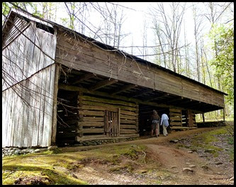 06b - Porters Creek - John Messer barn - a closer look