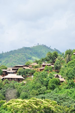 Imagini Thailanda. Peisaj cu casele satului Akha, Thailanda
