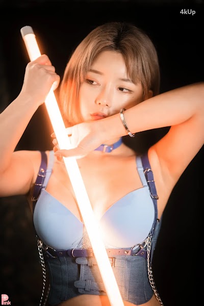 [PINK] U.Hwa (은유화) Secret Present No.02
