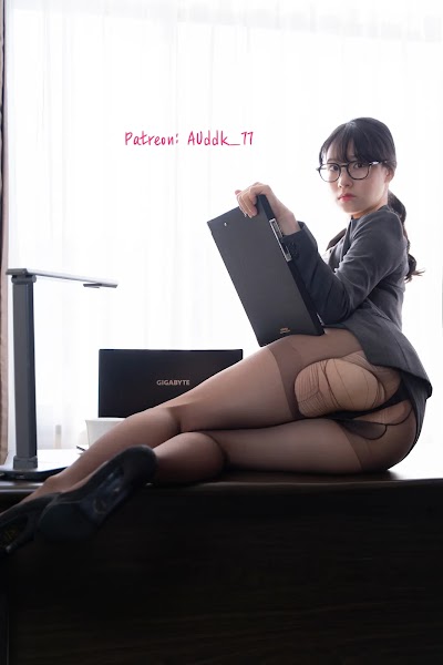 Auddk_77 (명아) Pleasures in Office