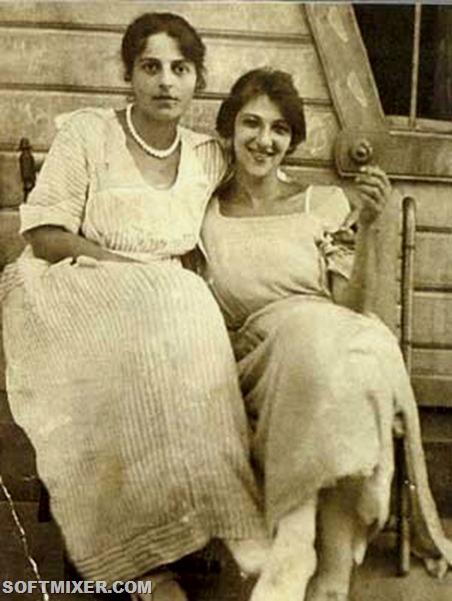 faina-ranevskaya-young-with-sister