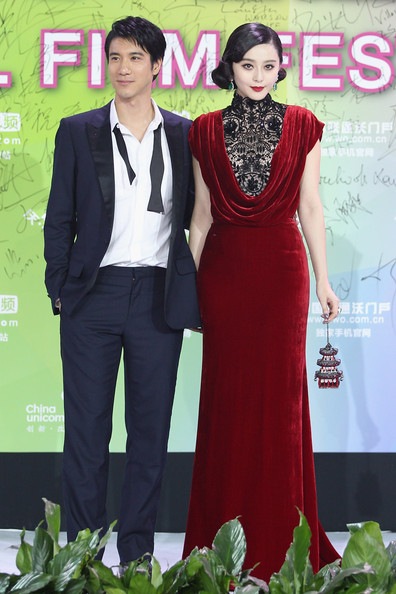 Fan Bingbing arrive for the red carpet of 2nd Beijing International Film Festival