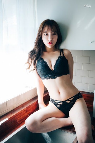 Loozy Maximum Vol.1 – Son Ye-Eun (손예은)
