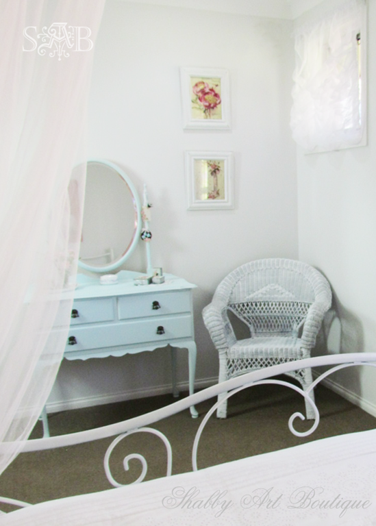 [Shabby%2520Art%2520Boutique%2520dressign%2520table%25202%255B4%255D.png]