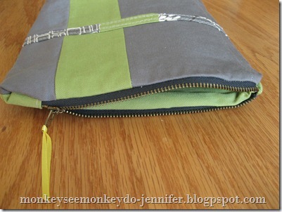 zipper pouch with interfacing and quilted strip (4)