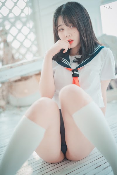 DJAWA Photo – Zia (지아) Swimming Lessons