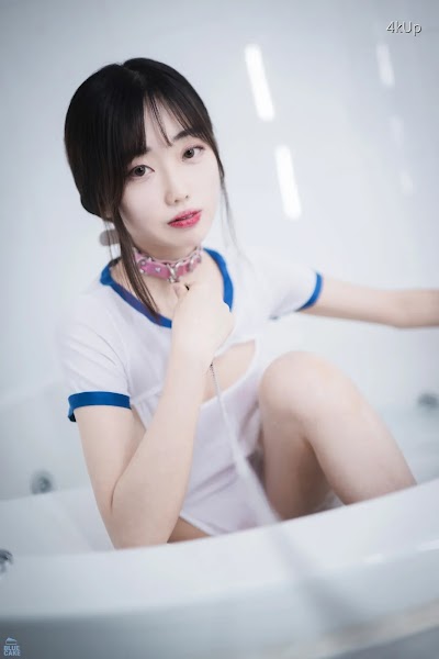 [BLUECAKE] Kim Ji-won (김지원) White One + RED.Ver