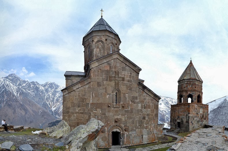 gergeti-trinity-church-4