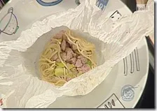 Cartoccio di spaghetti di kamut con tonno e porri