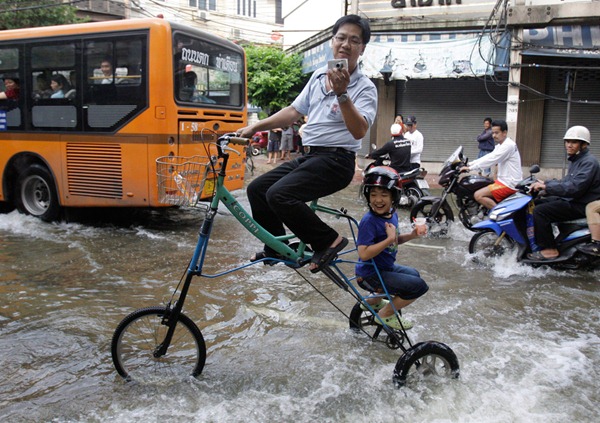 APTOPIX Thailand Floods