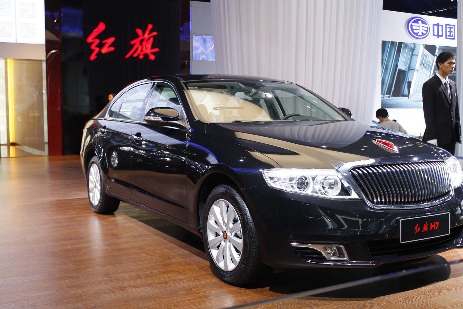 китайские машины. когда не знаешь марки авто из китая. Brilliance m1 оаэ. китайский автомобиль ctl161. китайский лимузин hongqi h7.