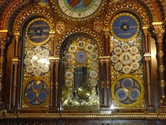 2014.09.11-026 horloge astronomique dans la cathédrale Saint-Pierre