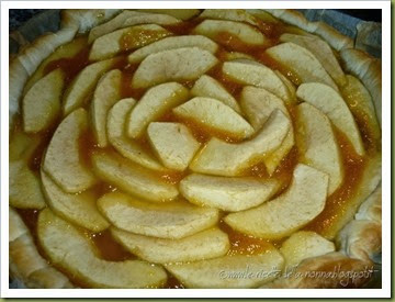 Torta sfogliata di mele con marmellata di albicocche e gelatina (4)