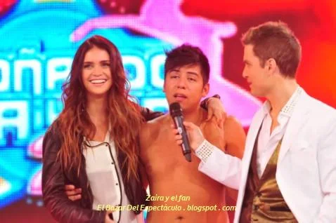 Zaira y el fan.jpg