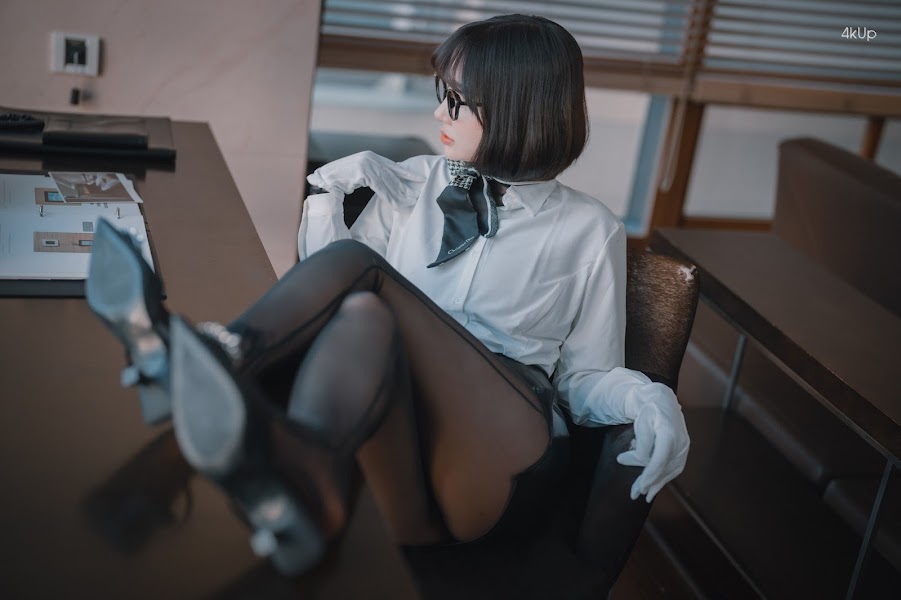 DJAWA Photo – Son Ye-Eun (손예은) Naughty Supervisor